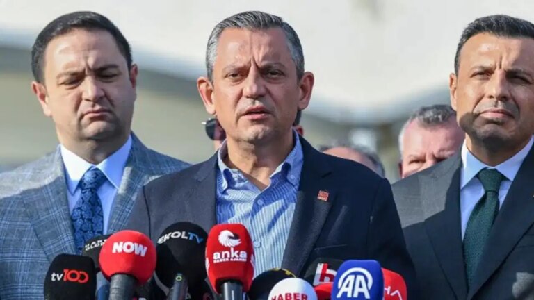 ozgur-ozelden-komisyon-aciklamasi-anayasa-tartismalarinin-icinde-olmayacagimiz-bir-surec-MRweWX41.jpg